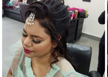 Lakme-salon-Beauty-parlour-Bargarh-Odisha-1