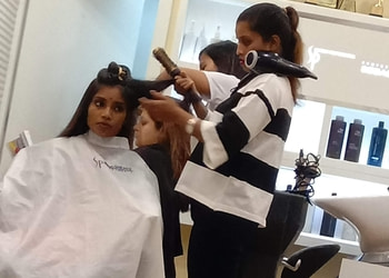 Lakme-salon-Beauty-parlour-Civil-lines-jalandhar-Punjab-3