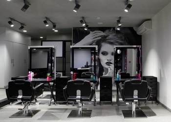 Lakme-salon-Beauty-parlour-Dhanbad-Jharkhand-2