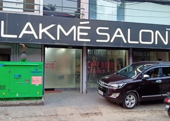 Lakme-salon-Beauty-parlour-Ernakulam-Kerala-1