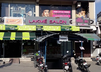 Lakme-salon-Beauty-parlour-Kaulagarh-dehradun-Uttarakhand-1