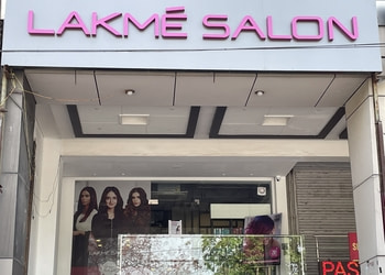 Lakme-salon-dugri-Beauty-parlour-Dugri-ludhiana-Punjab-1