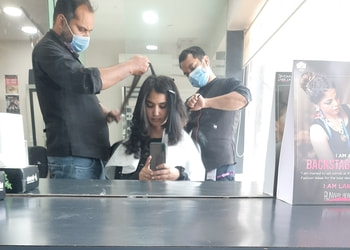 Lakme-salon-gurgaon-Beauty-parlour-Sector-44-gurugram-Haryana-3