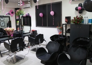 Lakme-unisex-salon-Beauty-parlour-Jabalpur-Madhya-pradesh-3