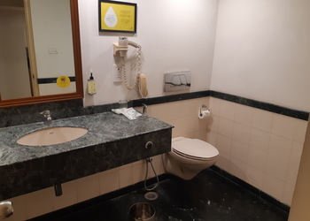 Lemon-tree-hotel-3-star-hotels-Indore-Madhya-pradesh-3