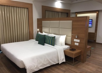 Lemon-tree-hotel-4-star-hotels-Gurugram-Haryana-2