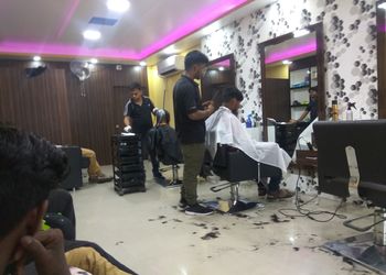 Looks-unisex-parlour-Beauty-parlour-Shantipur-West-bengal-3