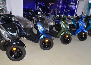 Lucknow-automotives-yamaha-showroom-Motorcycle-dealers-Mahanagar-lucknow-Uttar-pradesh-3