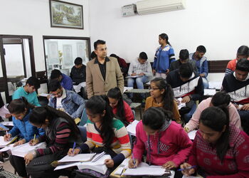 Magnum-opuss-Coaching-centre-Bathinda-Punjab-2