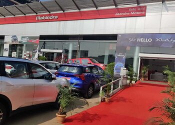 Mahindra-jitendra-motors-Car-dealer-Canada-corner-nashik-Maharashtra-1