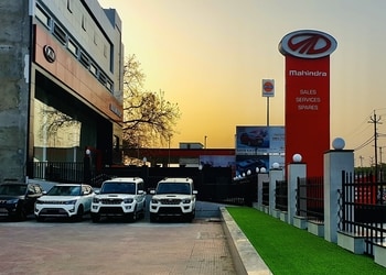 Mahindra-sardar-motors-Car-dealer-Gorakhpur-Uttar-pradesh-1