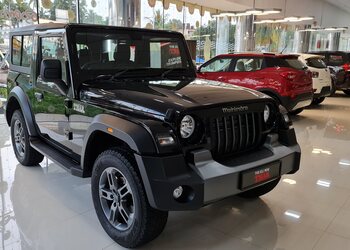 Mahindra-sleeba-and-sons-automotive-Car-dealer-Kazhakkoottam-thiruvananthapuram-Kerala-3