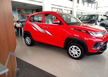 Mahindra-vc-motors-Car-dealer-Kanpur-Uttar-pradesh-2