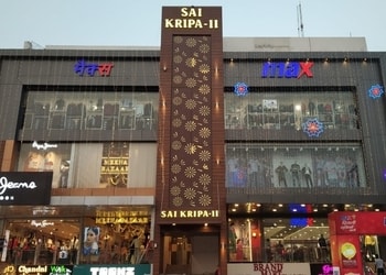 Max-Clothing-stores-Lucknow-Uttar-pradesh-1