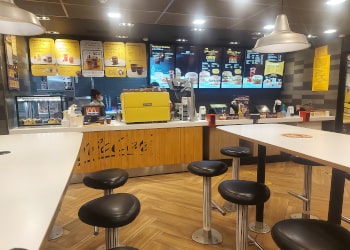 Mcdonalds-Fast-food-restaurants-Gandhinagar-Gujarat-2