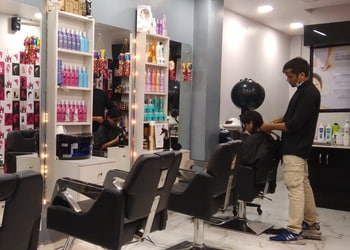 Metro-salon-and-academy-Beauty-parlour-Kandivali-mumbai-Maharashtra-2