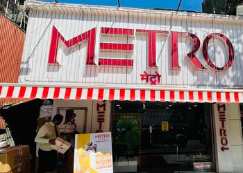 Metro-shoes-Shoe-store-Bandra-mumbai-Maharashtra-1