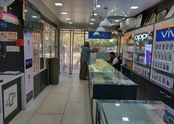 Mobile-world-Mobile-stores-Alkapuri-vadodara-Gujarat-2