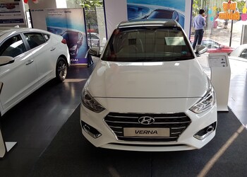 Modi-hyundai-Car-dealer-Thane-Maharashtra-3