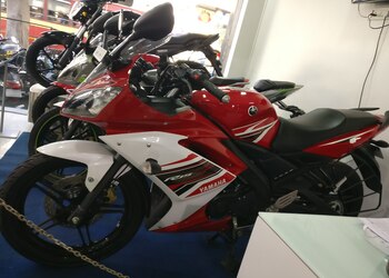 Monarch-yamaha-Motorcycle-dealers-Pune-Maharashtra-3