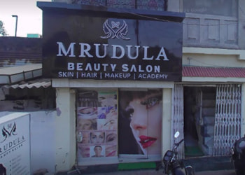 Mrudula-beauty-salon-and-academy-Beauty-parlour-Jaripatka-nagpur-Maharashtra-1