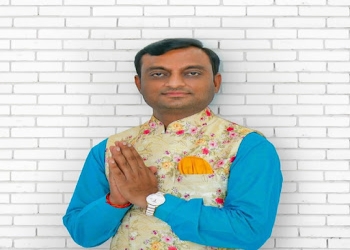 Mukund-pandya-astrologer-Numerologists-Ahmedabad-Gujarat-1