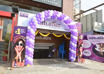 Naturals-salon-spa-Beauty-parlour-Virugambakkam-chennai-Tamil-nadu-1