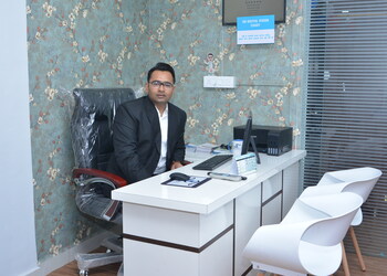 Neyani-eye-hospital-Lasik-surgeon-Gandhidham-Gujarat-2