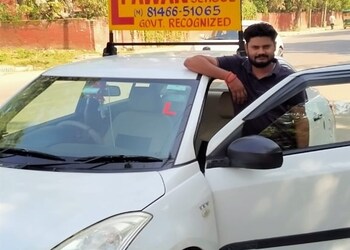 Pawan-driving-school-Driving-schools-Chandigarh-Chandigarh-2