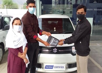 Peaks-autos-Used-car-dealers-Srinagar-Jammu-and-kashmir-2