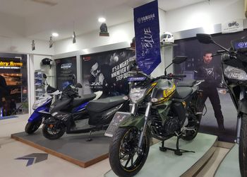 Pearl-yamaha-Motorcycle-dealers-Hyderabad-Telangana-2