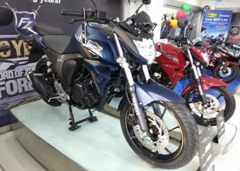 Pearl-yamaha-Motorcycle-dealers-Hyderabad-Telangana-3