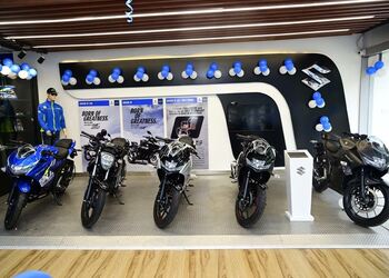 Raizing-suzuki-Motorcycle-dealers-Manorama-ganj-indore-Madhya-pradesh-3