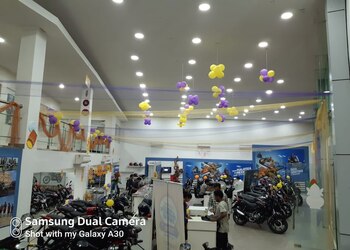 Raunaq-bajaj-Motorcycle-dealers-Ranchi-Jharkhand-2