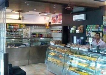 Red-square-cake-shop-Cake-shops-Bhavnagar-Gujarat-3