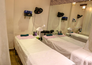 Renew-beauty-and-spa-Beauty-parlour-Goregaon-mumbai-Maharashtra-3