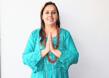 Renu-astrology-Astrologers-Hisar-Haryana-1