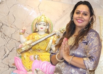 Renu-astrology-Astrologers-Hisar-Haryana-2