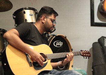 Rhythm-to-beat-Guitar-classes-Jodhpur-Rajasthan-2