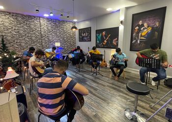 Riffs-guitar-academy-Guitar-classes-Gangapur-nashik-Maharashtra-3