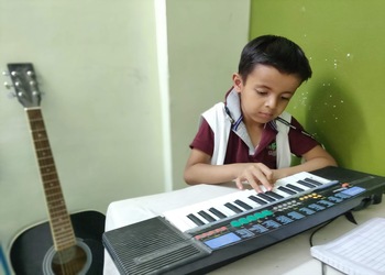 Rj-music-classes-Guitar-classes-Arera-colony-bhopal-Madhya-pradesh-3