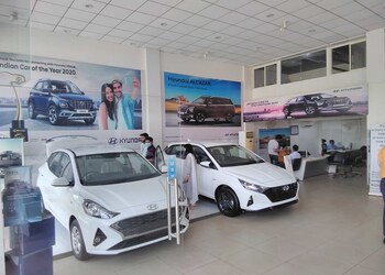 Royal-hyundai-Car-dealer-City-center-gwalior-Madhya-pradesh-2