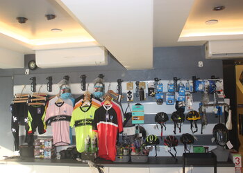 Selection-bikes-Bicycle-store-Bandra-mumbai-Maharashtra-3