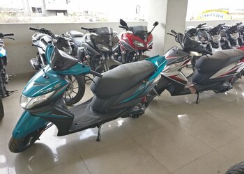 Shanti-motors-Motorcycle-dealers-Madipakkam-chennai-Tamil-nadu-2