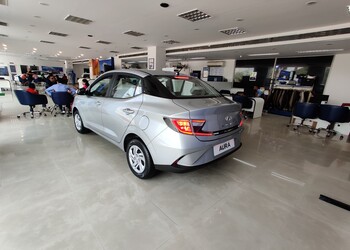 Sharayu-hyundai-Car-dealer-Navi-mumbai-Maharashtra-3