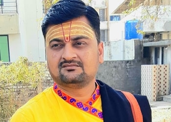 Shastree-pravinbhai-aachaya-Tarot-card-reader-Jamnagar-Gujarat-1