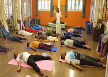 Sivananda-yoga-vedanta-centre-Yoga-classes-Palayam-kozhikode-Kerala-2