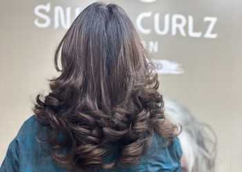 Snipz-n-curlz-Beauty-parlour-Lal-chowk-srinagar-Jammu-and-kashmir-3