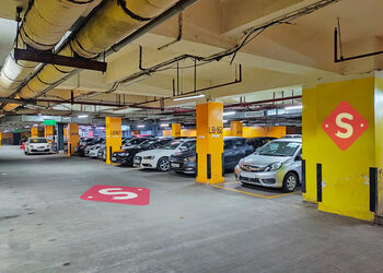 Spinny-car-hub-Used-car-dealers-Kalyani-nagar-pune-Maharashtra-2