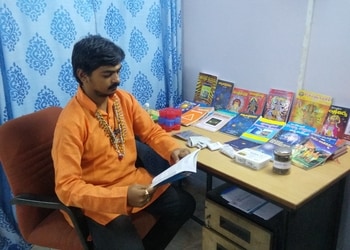 Sri-janayitri-astrology-Pandit-Vizag-Andhra-pradesh-3